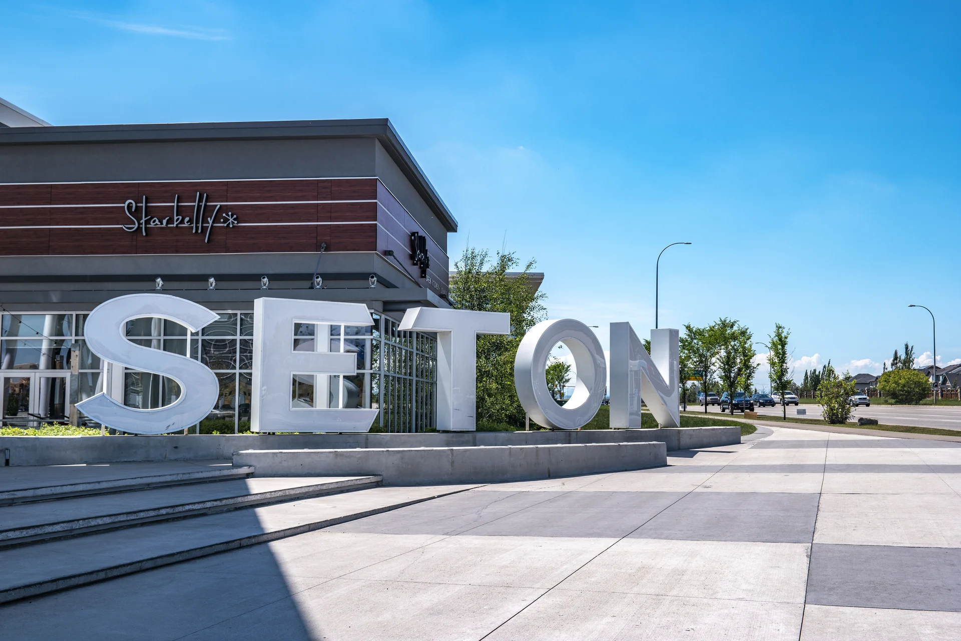 Photograph of Seton sculptural letters and urban plaza